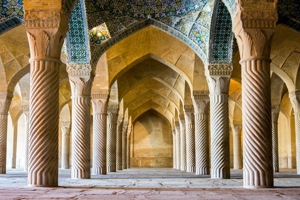 Comment préparer une visite des sites historiques de la route de la soie en Iran ?