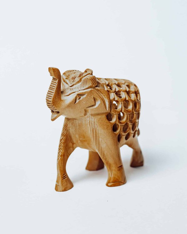 Où apprendre les techniques de sculpture sur bois à Bali?